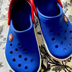 CROCS kids shoes size 10/11